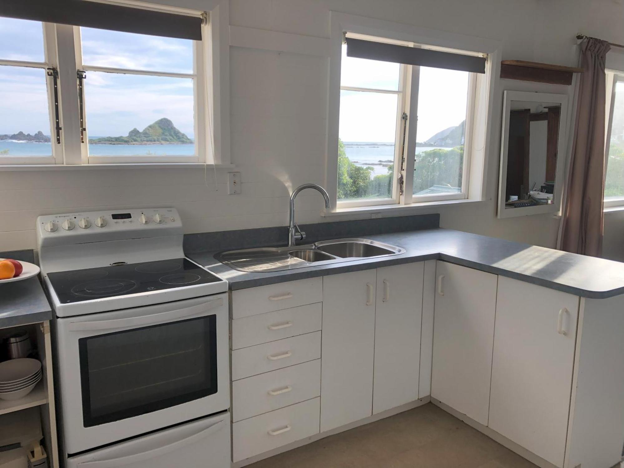 Апартаменты Seafront Haven In Island Bay With Deck, Outdoor Bath, And Parking Веллингтон Экстерьер фото